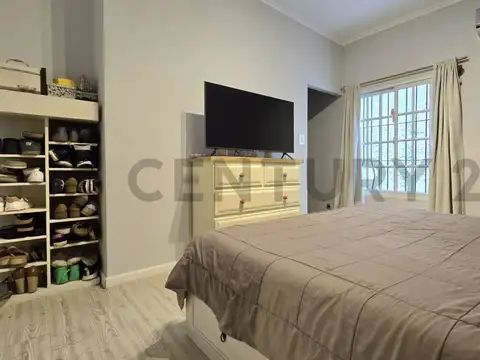 VENTA CASA EN LOTE PROPIO 4 AMBIENTES CON GARAGE