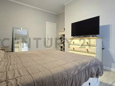 VENTA CASA EN LOTE PROPIO 4 AMBIENTES CON GARAGE