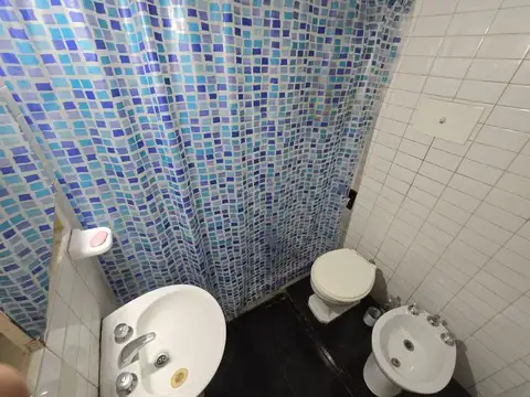 Departamento 6 ambientes con 1 baño