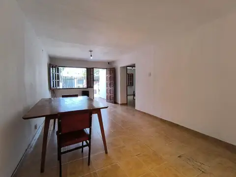 Casa 3 ambientes con 1 baño
