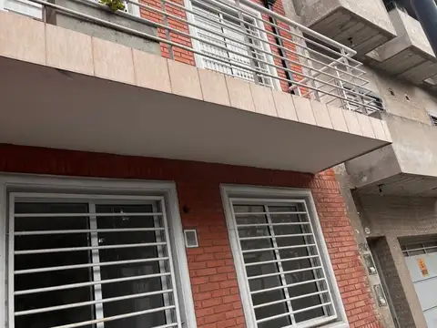 Depto Tipo Casa en Venta de 2 ambientes