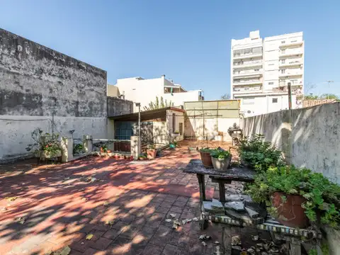 Casa en Venta · 5 Ambientes  ·  Terraza  ·  Villa Pueyrredon. CABA