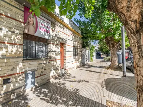Casa en Venta · 5 Ambientes  ·  Terraza  ·  Villa Pueyrredon. CABA