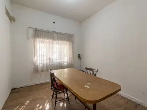 Casa 5 ambientes con 1 baño