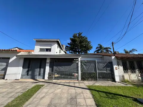 VENTA CASA 4 AMBIENTES QUILMES OESTE