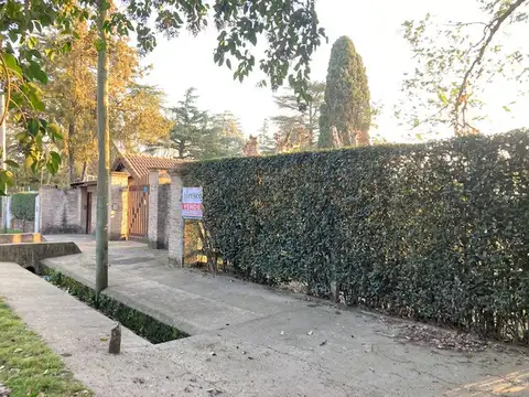 Casa en Venta con 2 cocheras