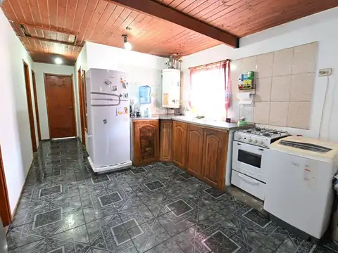 Casa 6 ambientes con 1 baño