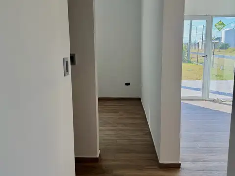 Casa 3 ambientes con 1 baño
