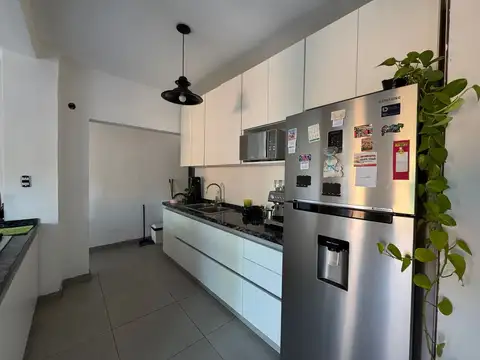 VENTA CASA 4 AMB - AMPLIO JARDIN - COCHERA