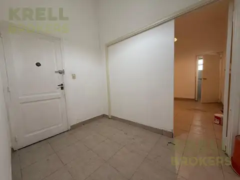 Monoambiente a refaccionar, ubicación inmejorable