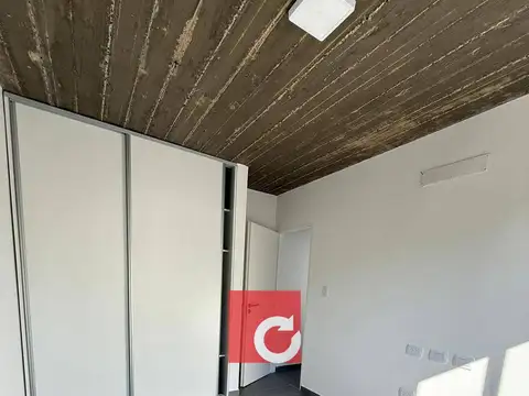 Casa en Alquiler con 1 cochera