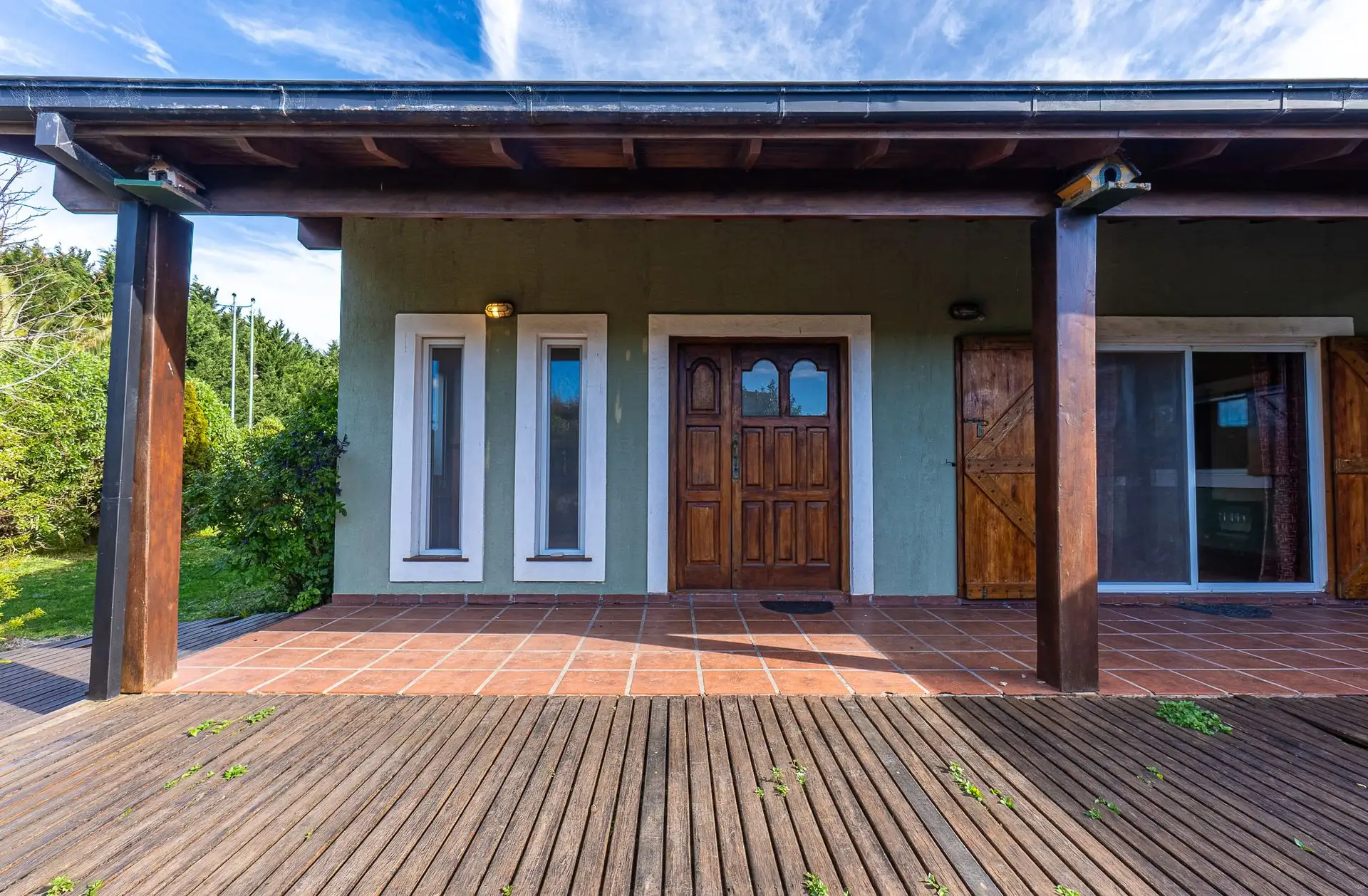 VENTA - CASA CON GRAN PARQUE Y QUINCHO CHAPADMALAL