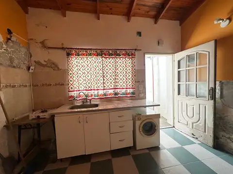 Depto Tipo Casa en Venta en Villa Dominico, USD 40.000