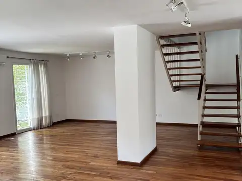 Casa en Venta con 5 cocheras
