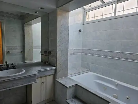 Alquiler de verano casa 6 ambientes en Martinez