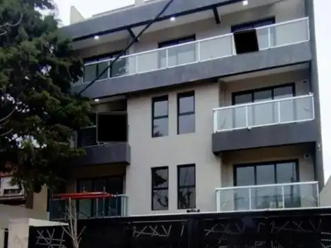 Departamento 2 ambientes con balcón y terraza en Haedo