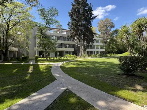 Departamento en venta de 4 ambientes, terraza en Bosque Pilar, Pilar