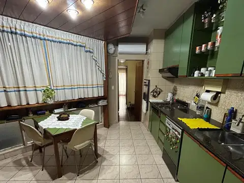 Departamento 4 ambientes con 3 baños