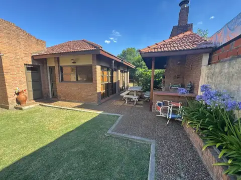 VENTA DE LOTE CON QUINCHO - CENTRO FCIO VARELA