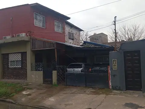 CASA LOTE PROPIO A DEMOLER