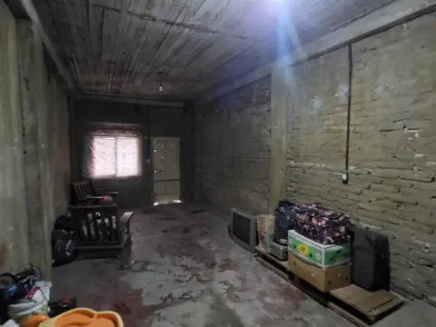 CASA EN LIBERTAD (MERLO, BS.AS.) A LA VENTA - IDEAL PARA REFACCIONARLA Y TERMINARLA A TU GUSTO