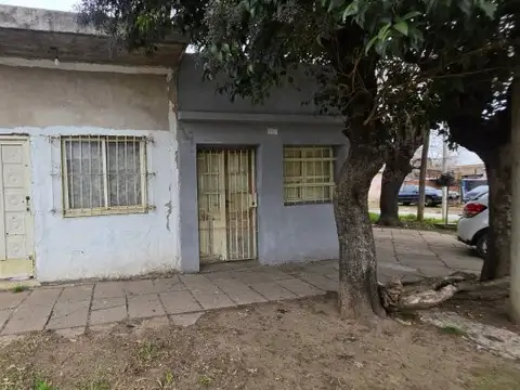 CASA EN LIBERTAD (MERLO, BS.AS.) A LA VENTA - IDEAL PARA REFACCIONARLA Y TERMINARLA A TU GUSTO