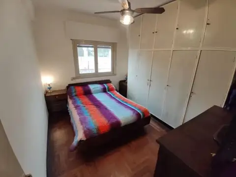 Departamento de dos ambientes con patio.