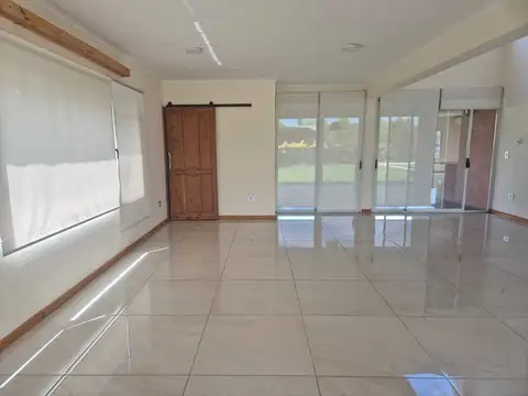 Casa en Alquiler en Ayres Plaza, USD 2.200