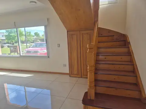 Casa en Alquiler de 4 dormitorios