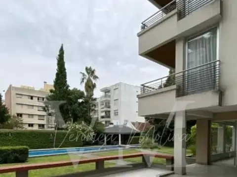 CARLOS CASARES 1055