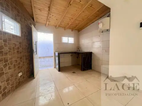 Depto Tipo Casa 2 ambientes con 1 baño