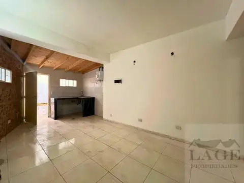 Depto Tipo Casa en Venta de 2 ambientes