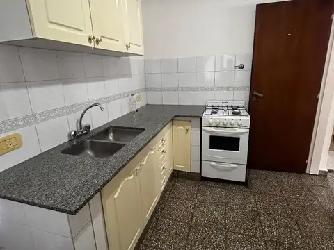 Depto Tipo Casa en Venta en Villa Pueyrredon, USD 190.000
