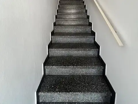Depto Tipo Casa en Venta 40 años