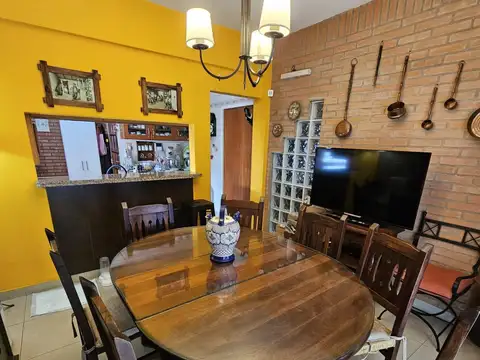 Departamento 4 ambientes con 2 baños