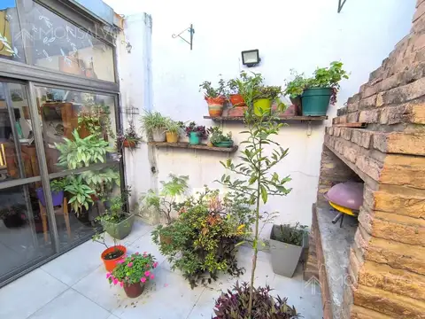 Depto Tipo Casa en Venta 90 años