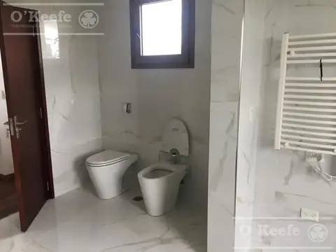 Casa 7 ambientes con 4 baños