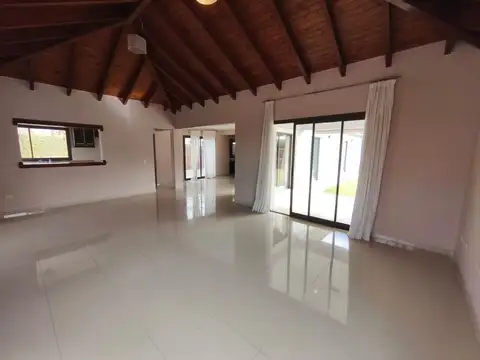 Casa en Alquiler de 3 dormitorios