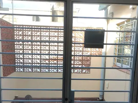 Depto Tipo Casa 7 ambientes con 2 baños