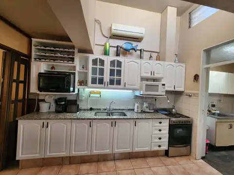 Casa 4 ambientes con 1 baño