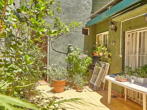Depto Tipo Casa en Venta 42 años