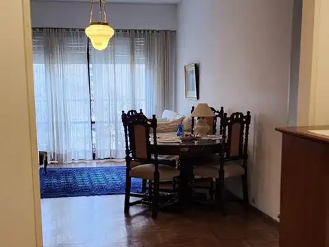 Departamento 8 ambientes con 2 baños