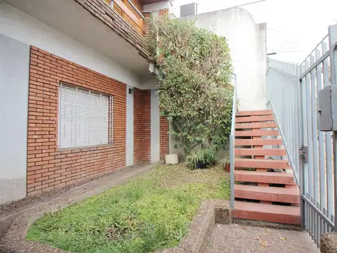VENTA PH 4 AMB.EN RAMOS MEJIA CON QUINCHO
