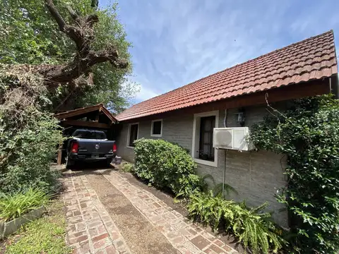 Casa en Venta con 2 cocheras