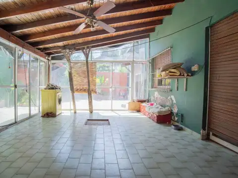 VENTA CASA 6 AMBIENTES HURLINGHAM CRÉDITO PERMUTA