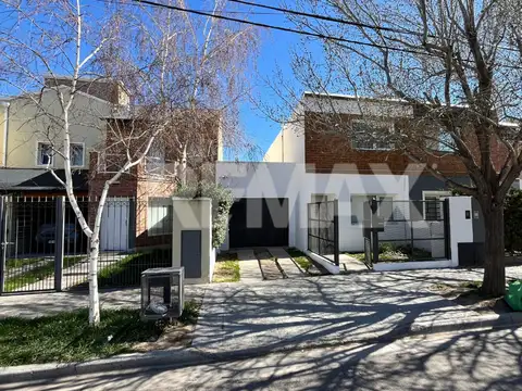 Depto Tipo Casa en Venta con 1 cocheras