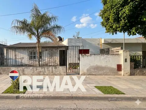 Se vende casa 6 ambientes, 4 habitaciones.