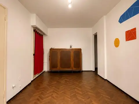 Piedras 1700, Piso 1