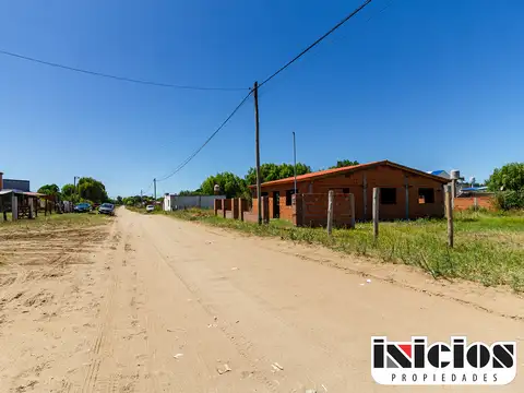 2 Lotes: Rico E/ Ingenieros y Gaito - El Silvio - B280