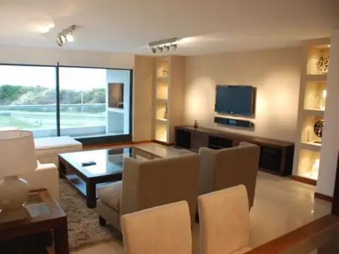 Alquiler  apartamento de 3 Dormitorios - Playa Brava